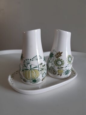 Vintage 60s Figgjo Flint Floral Pumpkin Salt & Pepper Set - Turi Design Market